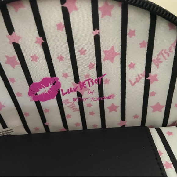 Luv by Betsey Johnson pink cat wristlet/card holder - Picture 2 of 3